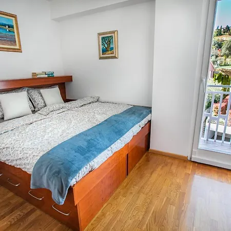 Sea & Me, Pleasant Seaside *