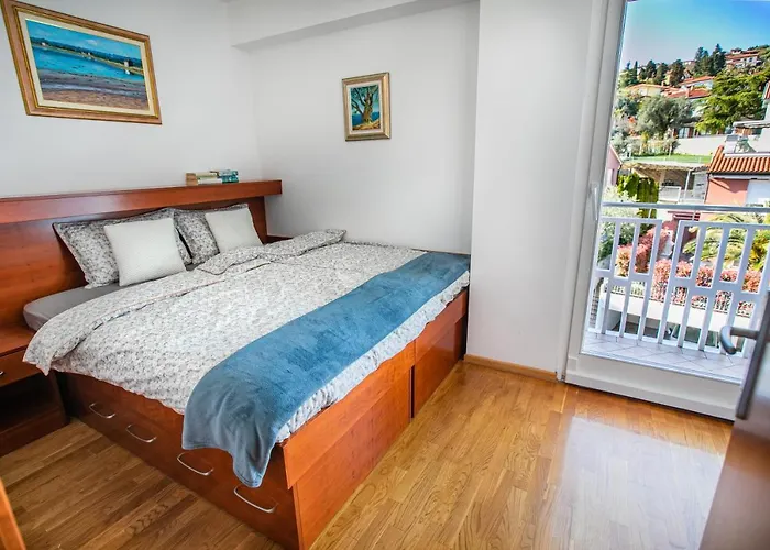 Sea & Me, Pleasant Seaside *